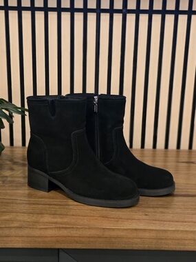 Blondo Cassidie Women's Suede Mid-Calf Ankle Boots